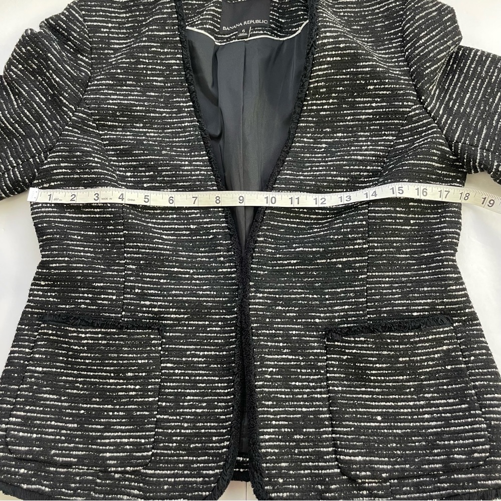 Banana Republic Black and White Boucle Fringe Trim Business Professional Balzer - Picture 13 of 15